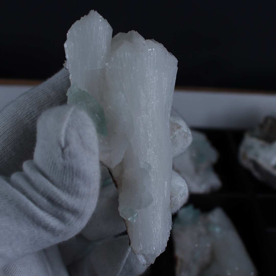 Natural Green Apophyllite, Stilbite with Heulandite Crystal Lot – 18 Pieces from India