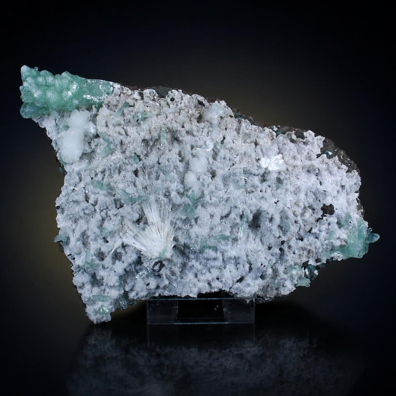 Green Apophyllite Tabular Crystal Group with Heulandite and Scolecite — India | 2000 g | 24 × 16 × 6 cm