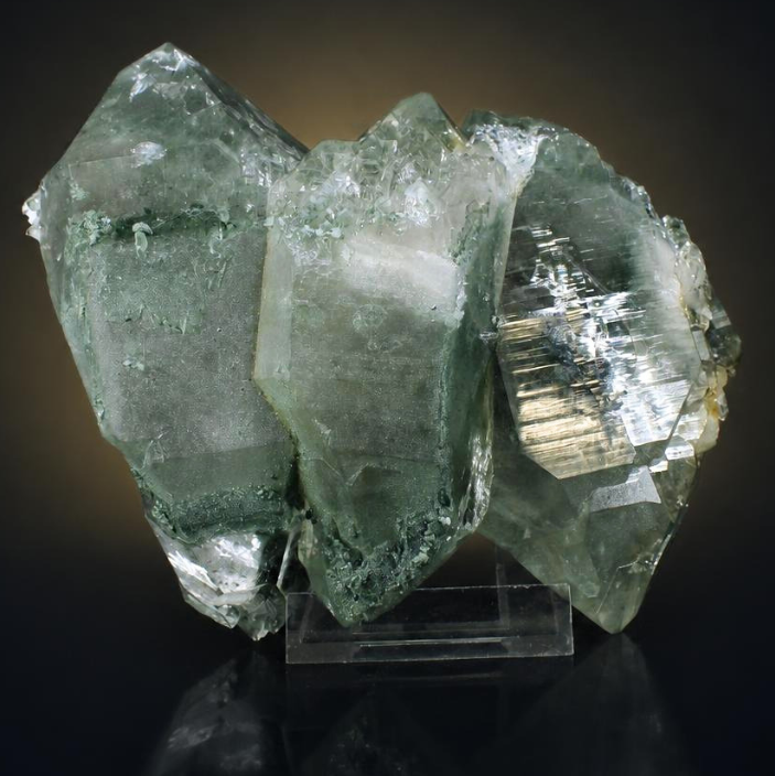 Green Chlorite Himalayan Quartz Prismatic Crystal Group — India | 1670 g | 16 × 13 × 8 cm