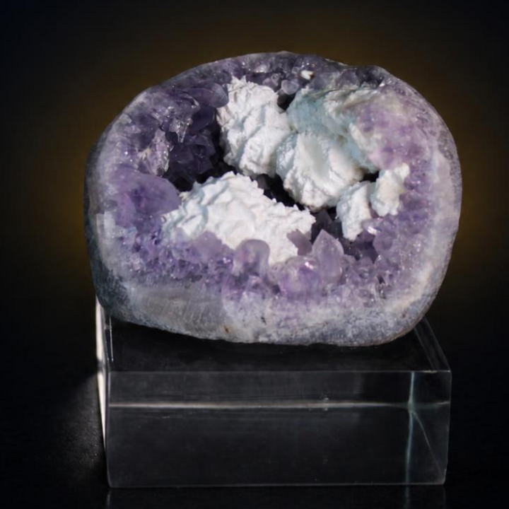 Amethyst specimen — India, 180 g.