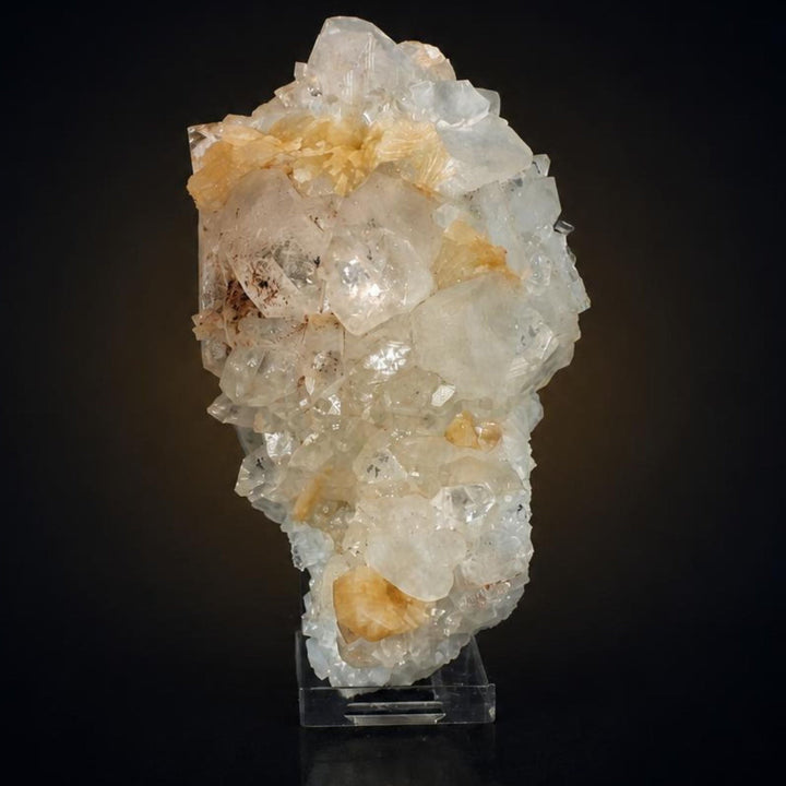 Apophyllite and Stilbite specimen — India, 590 g.