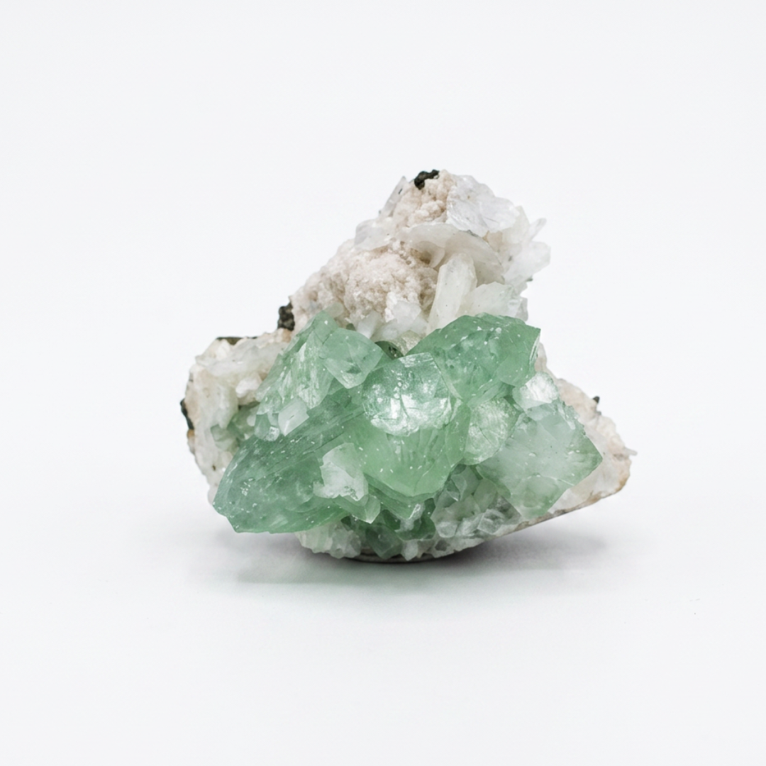 Apophyllite specimen — India, 140 g.
