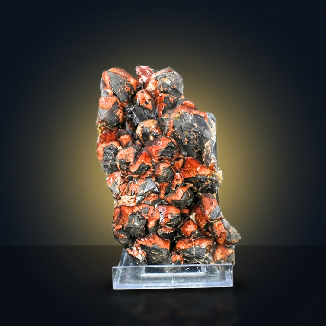 Red Amethyst with Hematite — “Alien” Formation · 600 g · 12 × 7 × 5 cm · India
