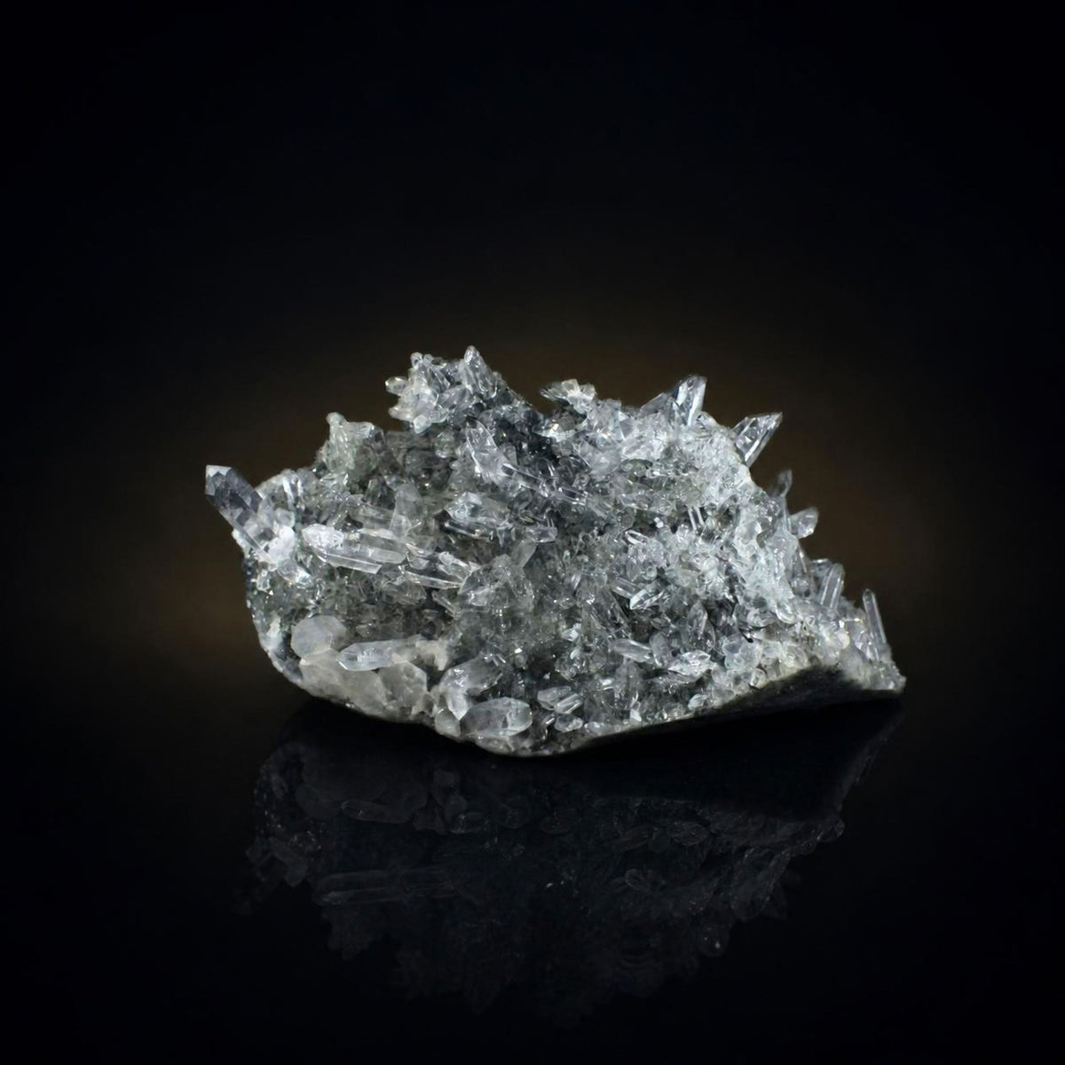 Natural Himalayan Quartz Mineral Specimen 18 × 11 × 8 cm 990 g