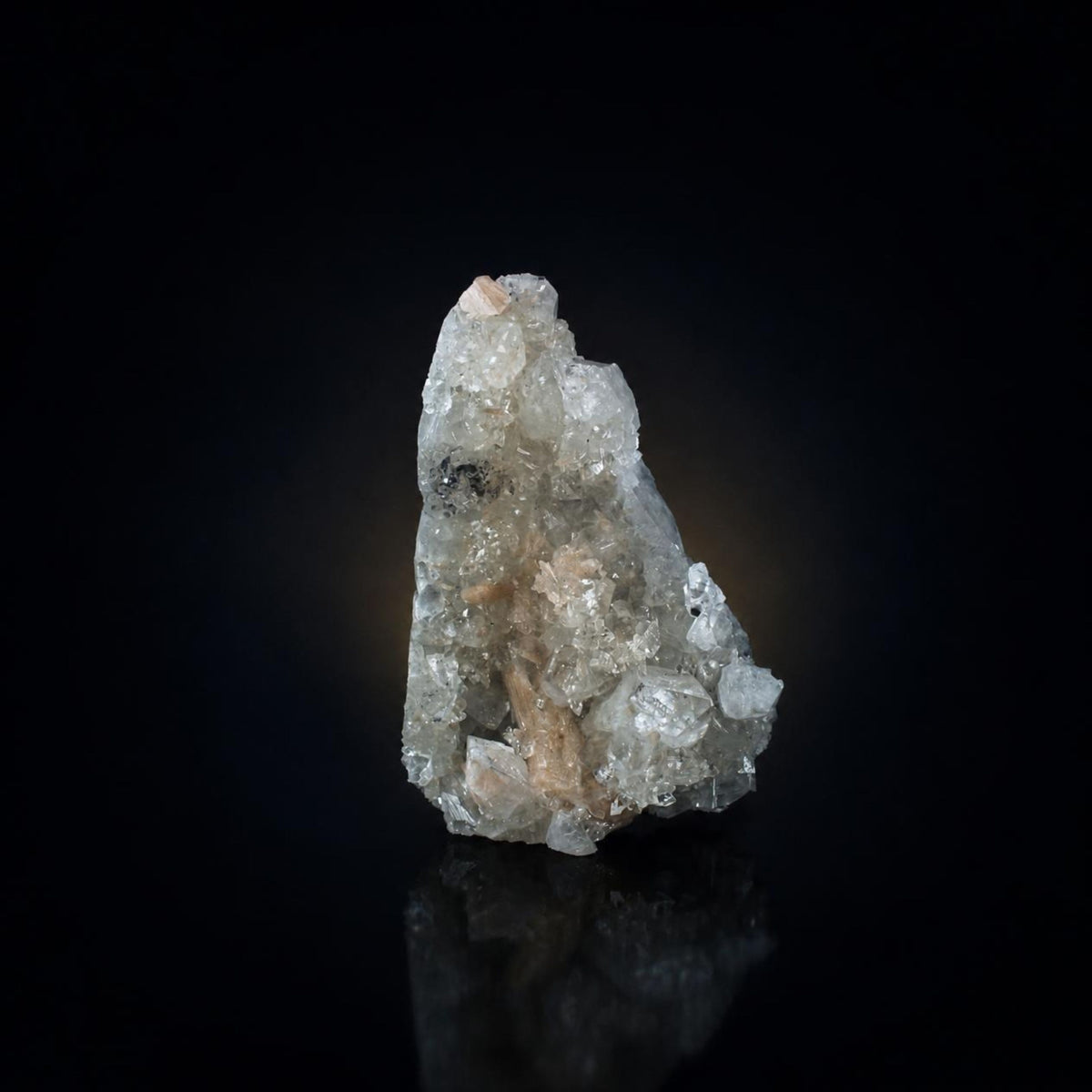 Apophyllite specimen — India, 710 g.