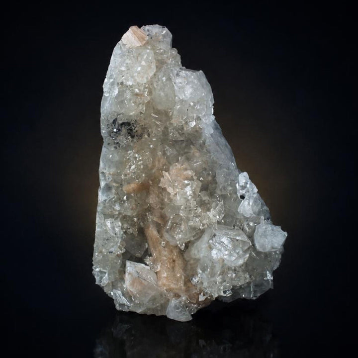 Apophyllite specimen — India, 710 g.