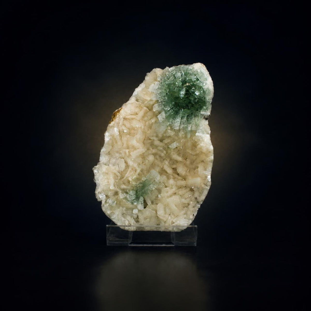 Apophyllite and Stilbite specimen — India, 640 g.