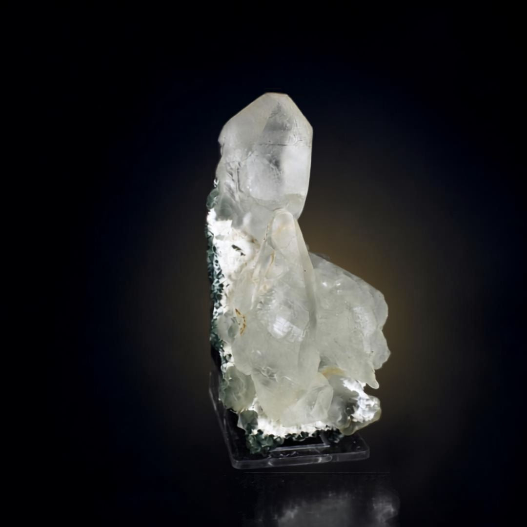Colourless Prismatic Calcite Crystal | 220 g | 11 × 5 × 5 cm