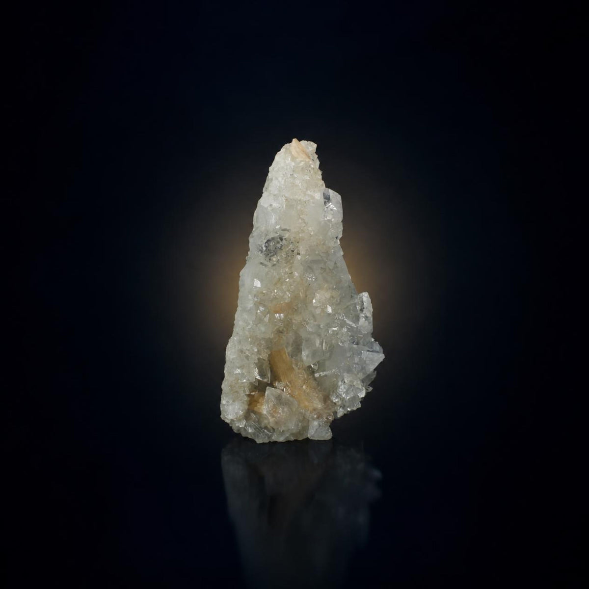 Apophyllite specimen — India, 710 g.
