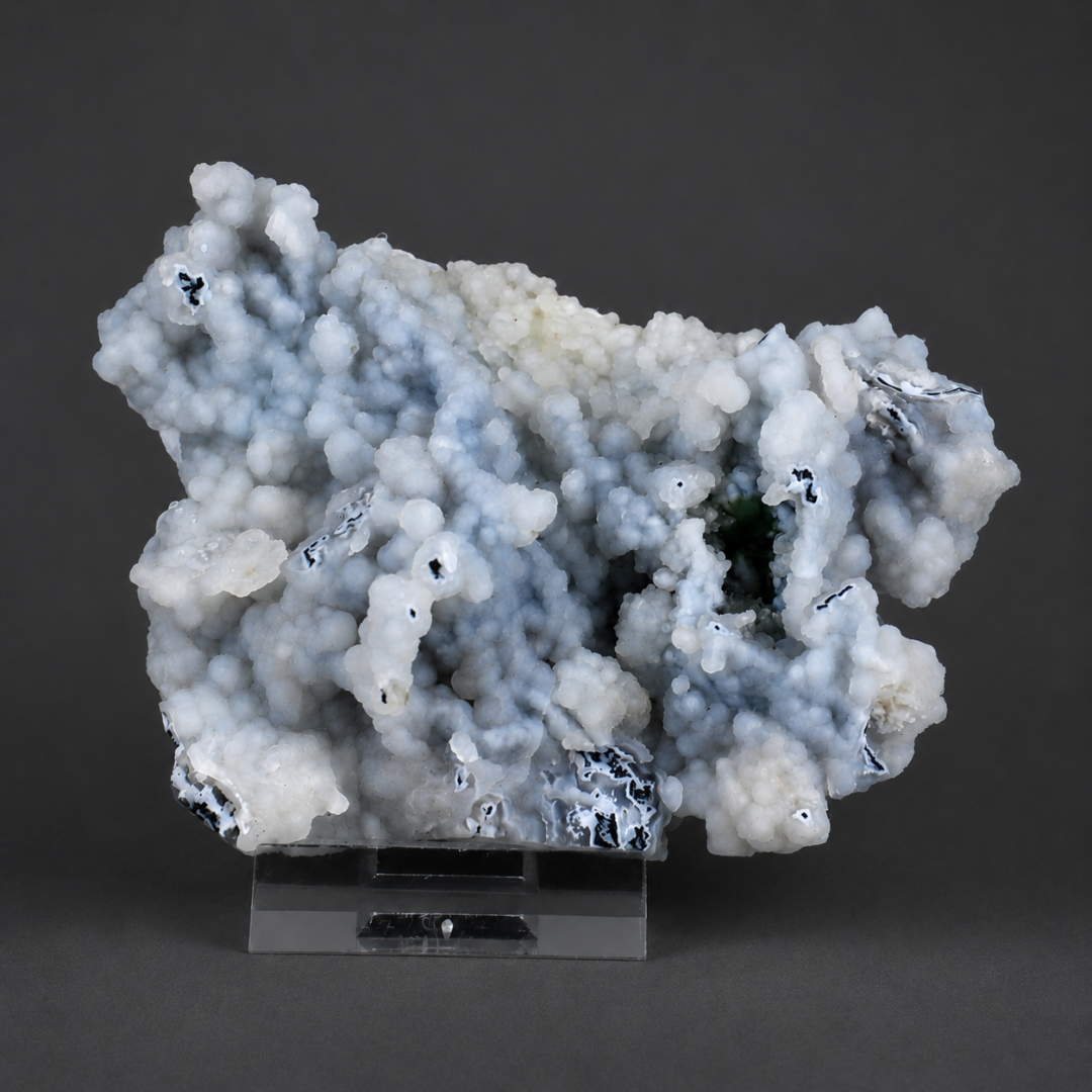 Chalcedony specimen — India, 250 g.