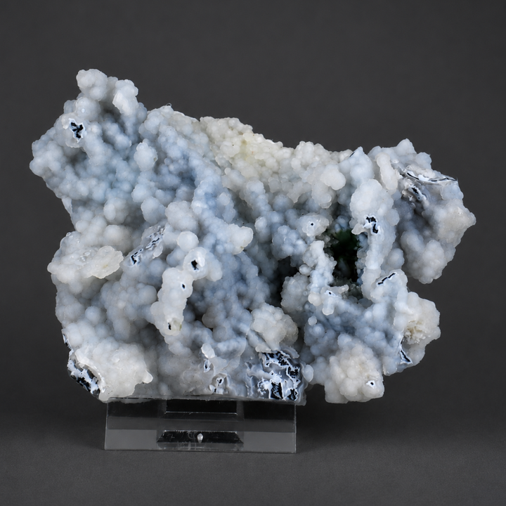 Chalcedony specimen — India, 250 g.