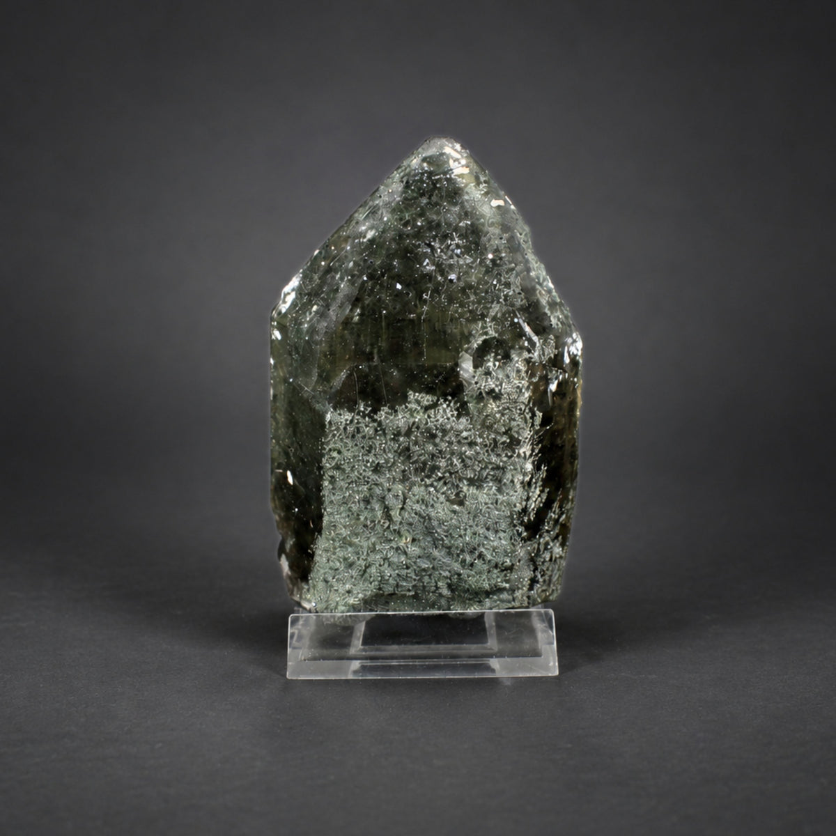 Natural Green Phantom Quartz Mineral Specimen 12 × 8 × 6 cm 650 g