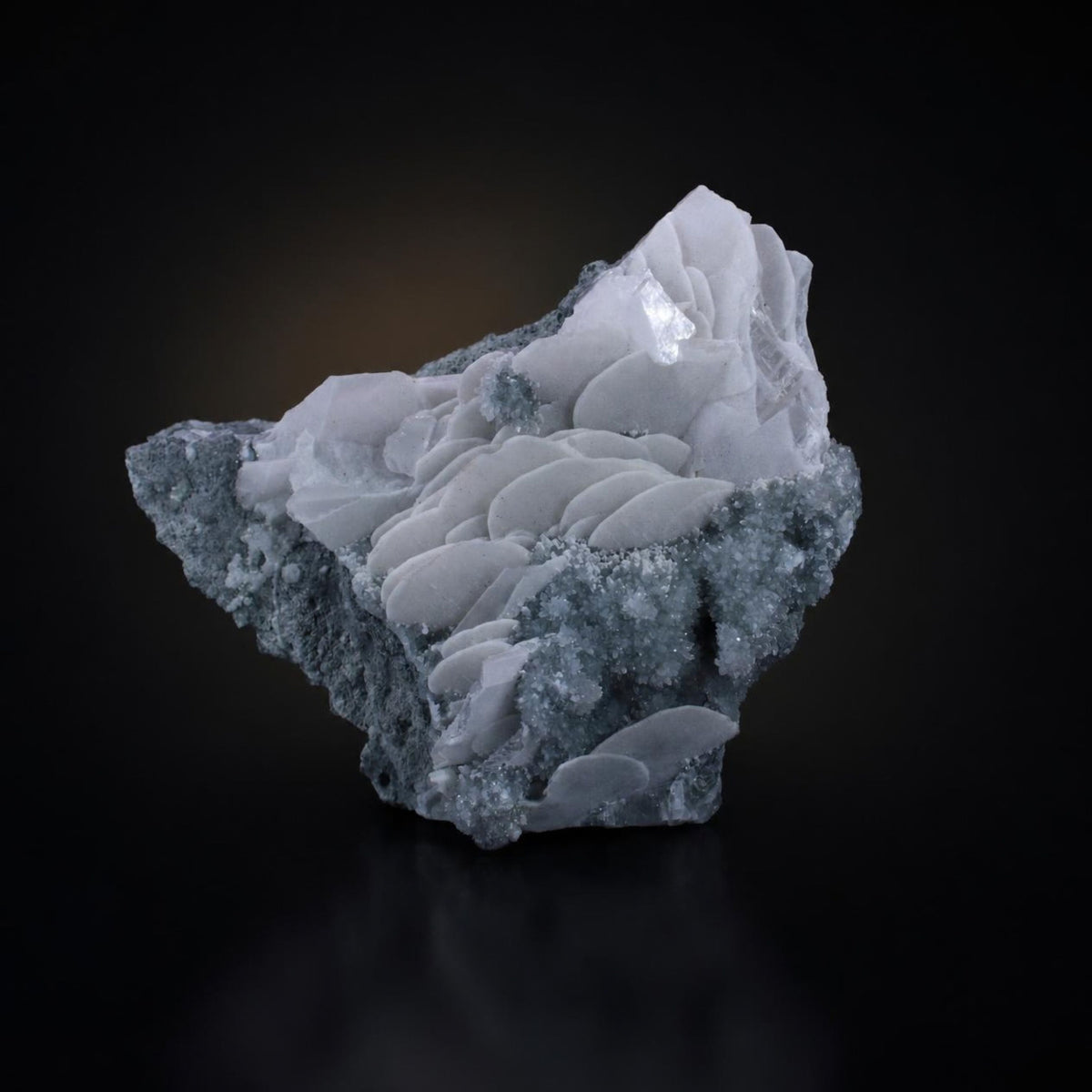 Natural Prehnite and Chalcedony Mineral Specimen  15 × 10 × 4 cm 820 g