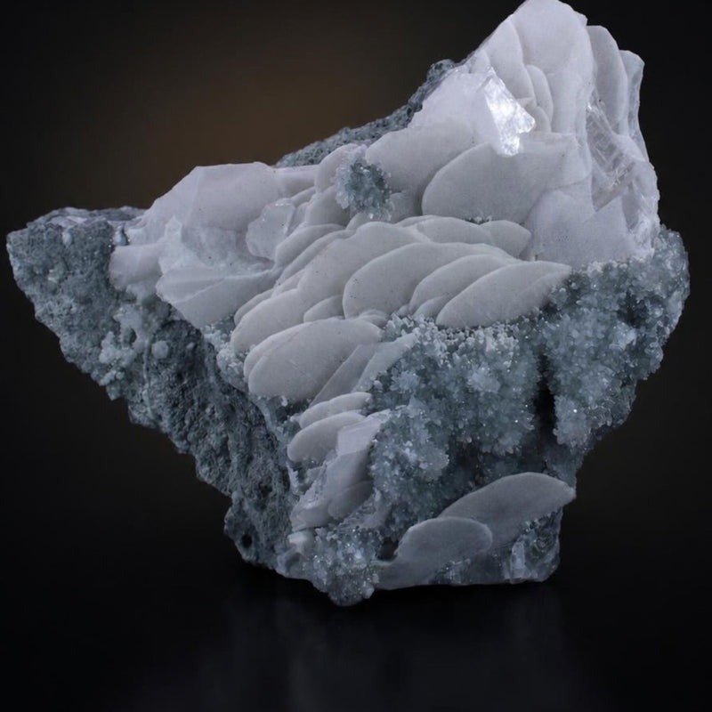 Prehnite and Chalcedony | 820 g | 15 × 10 × 4 cm