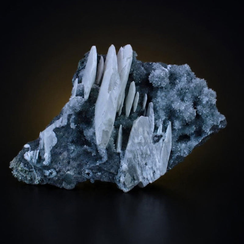 Prehnite and Chalcedony | 660 g | 17 × 12 × 5 cm