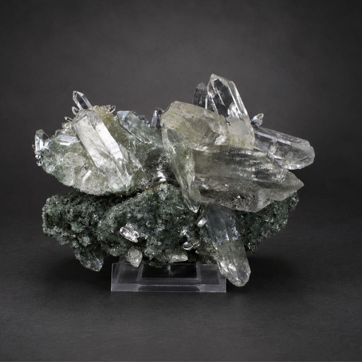 Natural Chlorite Quartz Crystal Cluster  17 × 13 × 8 cm 920 g