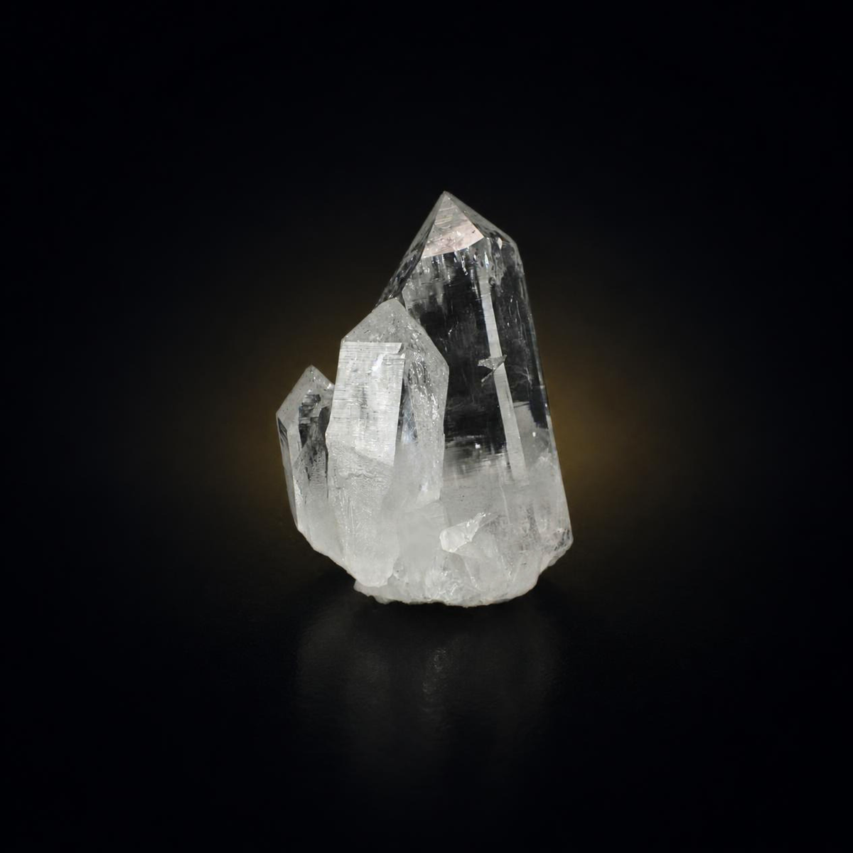 Natural Himalayan Quartz Mineral Specimen 13 × 8 × 7 cm 900 g
