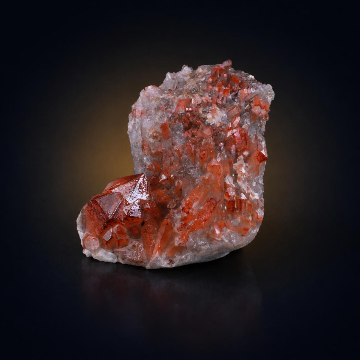 Natural Red Hematoid Quartz Mineral Specimen 15 × 9 × 6 cm 590 g