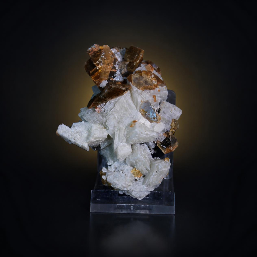 Heulandite specimen — India, 140 g.