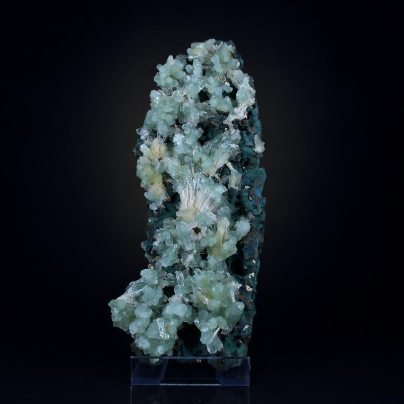 Apophyllite and Stilbite and Scolecite specimen — India, 1200 g.