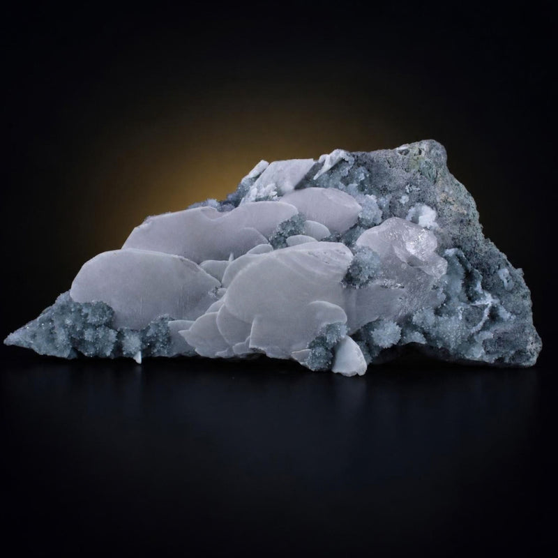 Prehnite and Chalcedony | 1240 g | 25 × 12 × 4 cm