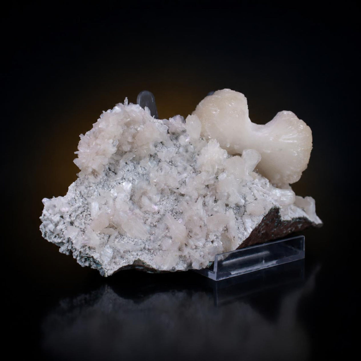 Stilbite with Heulandite · 660 g · Approx. 19 × 9 × 7 cm