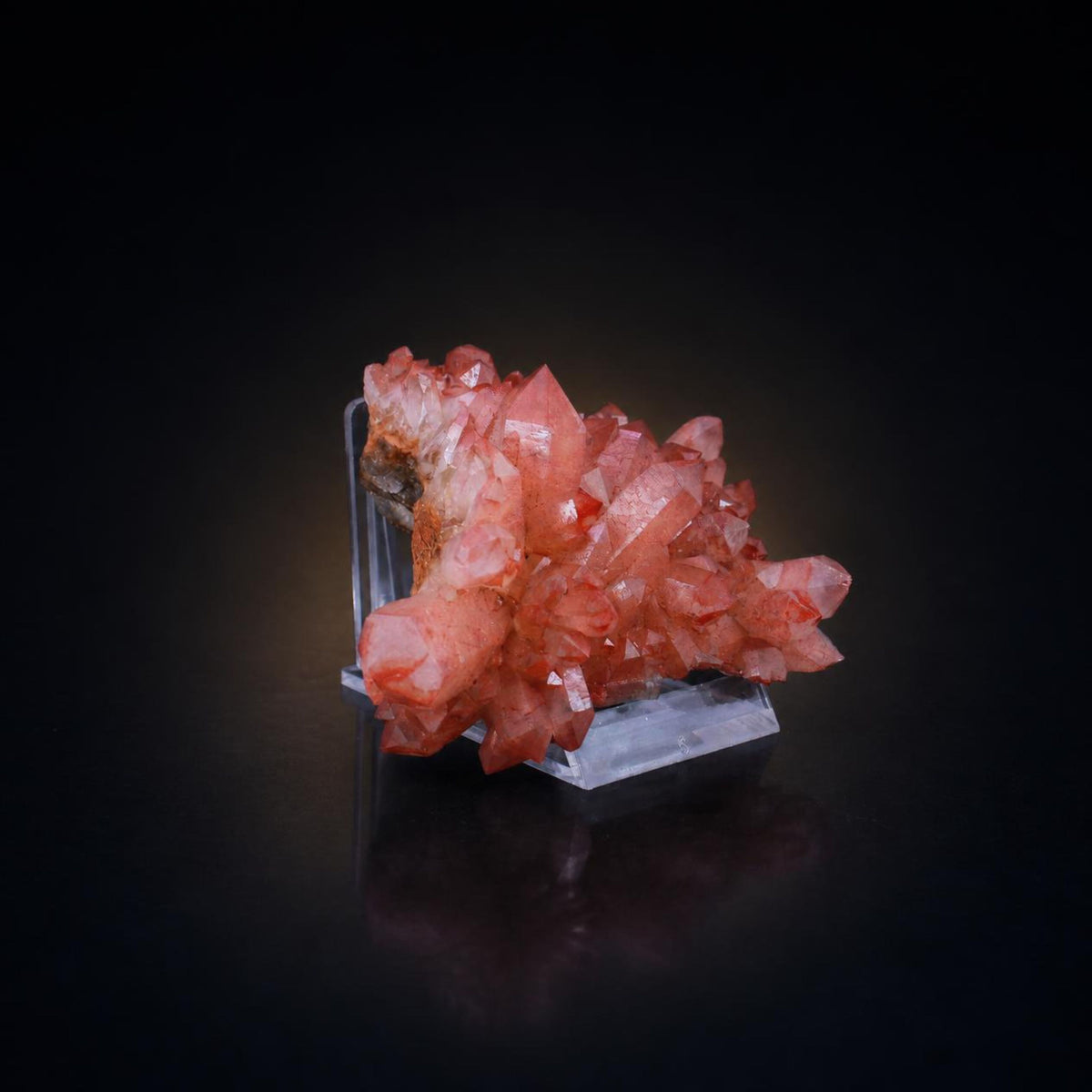 Natural Red Hematoid Quartz Mineral Specimen 9 × 7 × 6 cm 240 g