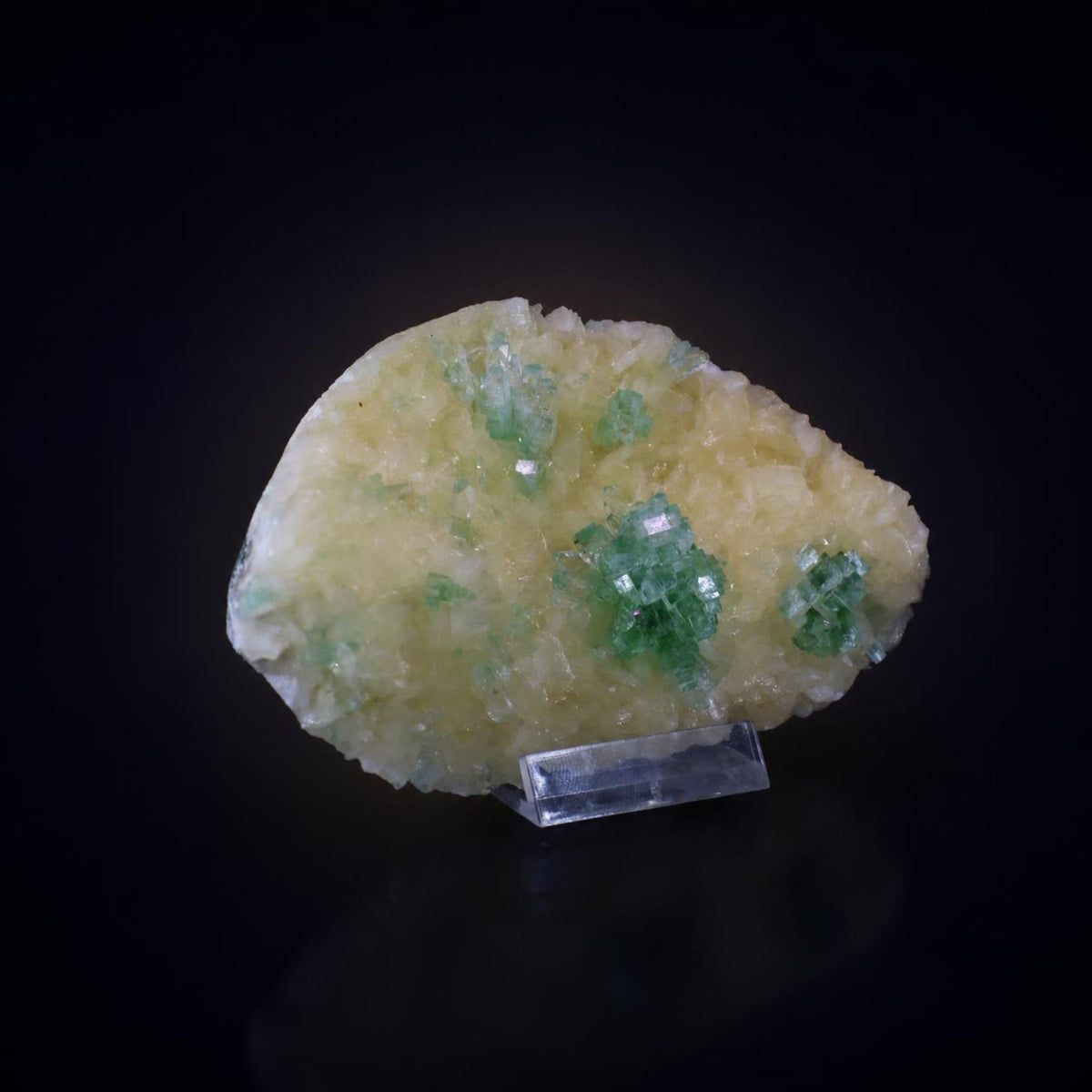 Natural Green Apophyllite with Stilbite Crystal Matrix Mineral Specimen from India 260 gm 13 × 8 × 2 cm |