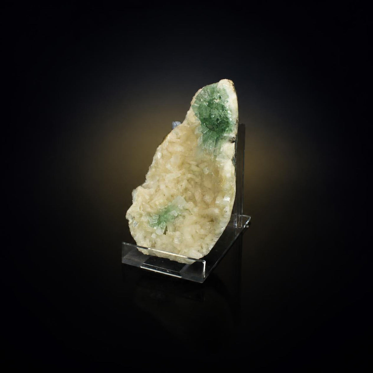 Apophyllite and Stilbite specimen — India, 640 g.