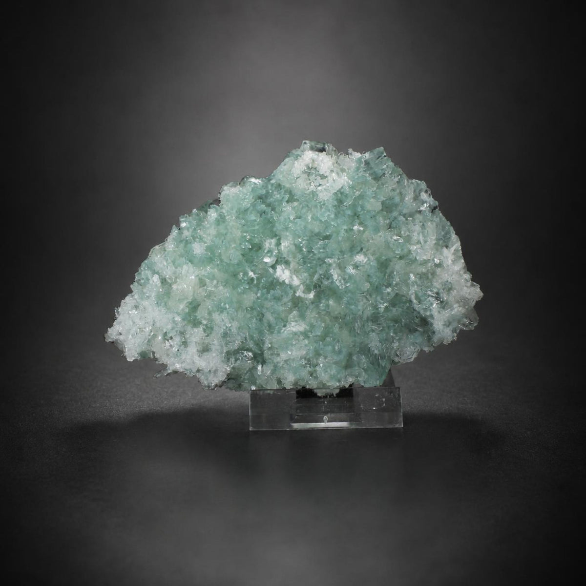 Apophyllite specimen — India, 110 g.