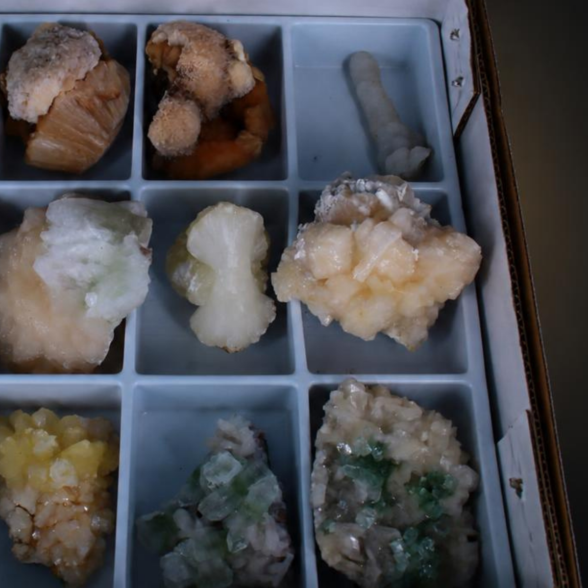 Mixed Natural Zeolite &amp Crystal Mineral Lot – Apophyllite Stilbite Calcite Heulandite &amp Scolecite