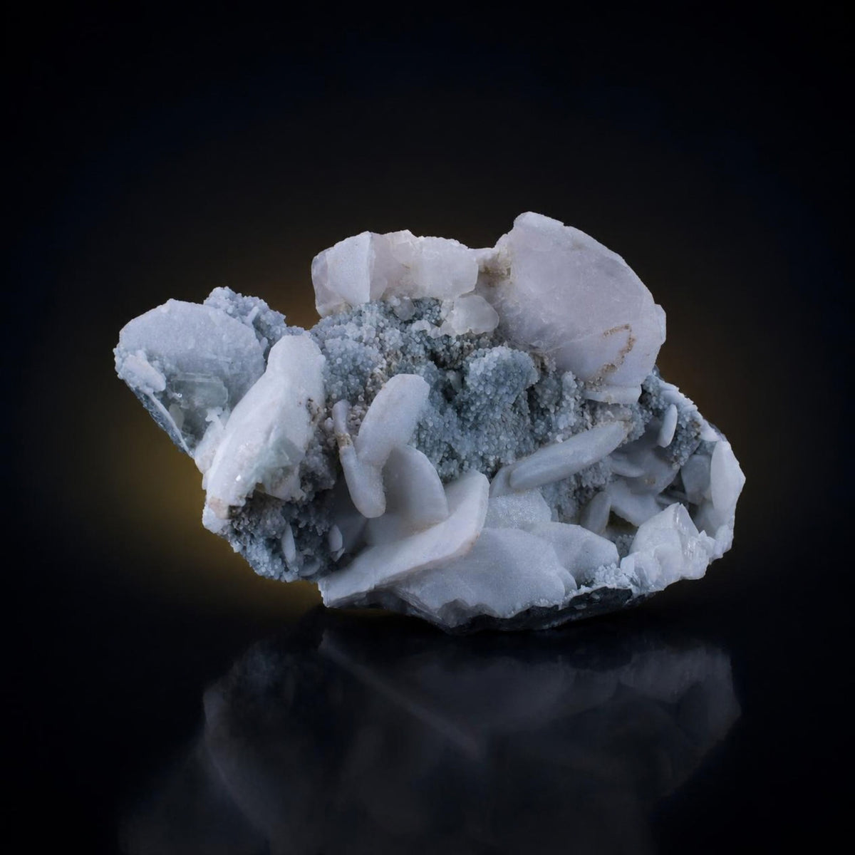 Natural Prehnite and Chalcedony Crystal Specimen  24 × 12 × 10 cm 1550 g