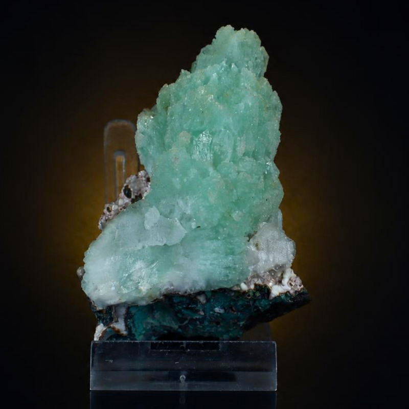 Green Botryoidal Apophyllite · 300 g · 8 × 4 × 5 cm