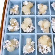 Stilbite specimen lot — India, 2000 g.