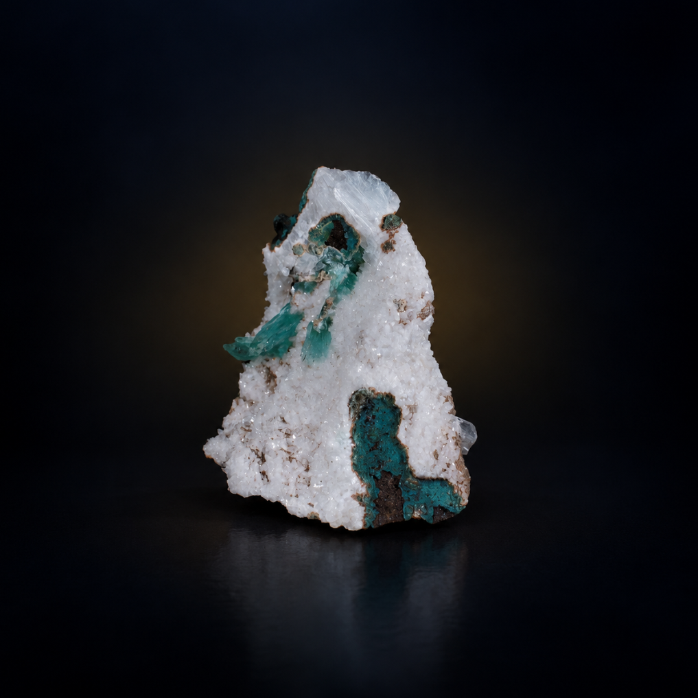 Green Apophyllite on Heulandite Matrix · 160 g · 7 × 6 × 5 cm · India