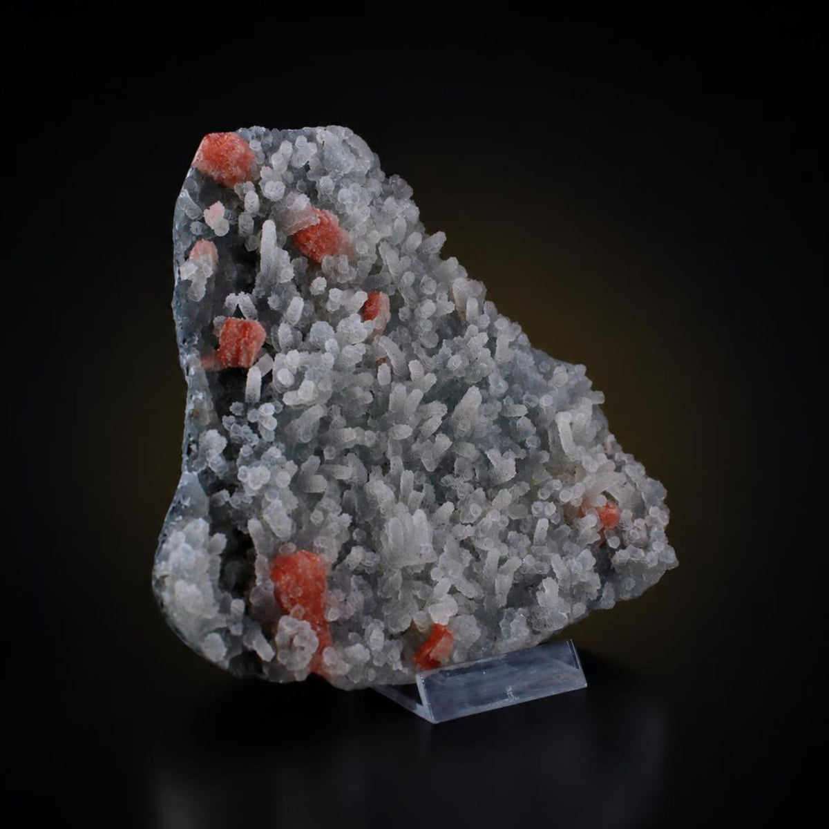 Natural Chalcedony Mineral Specimen – 14 × 12 × 2 cm 370 g