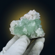 Apophyllite specimen — India, 140 g.