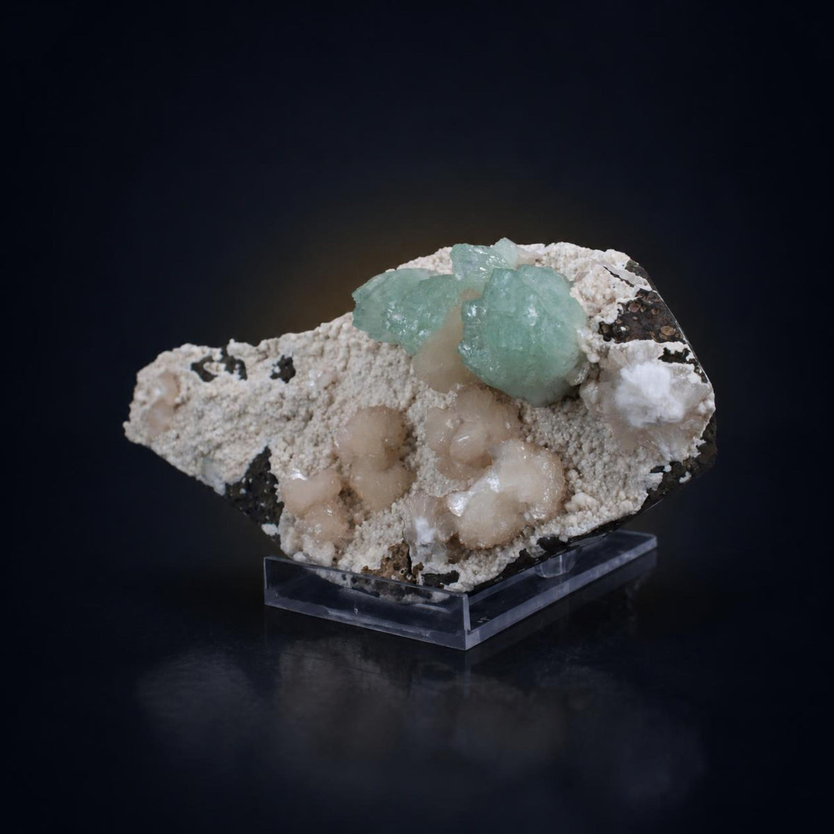 Natural Green Apophyllite with Stilbite Crystal Specimen – 835 gm | 20 × 9 × 6 cm