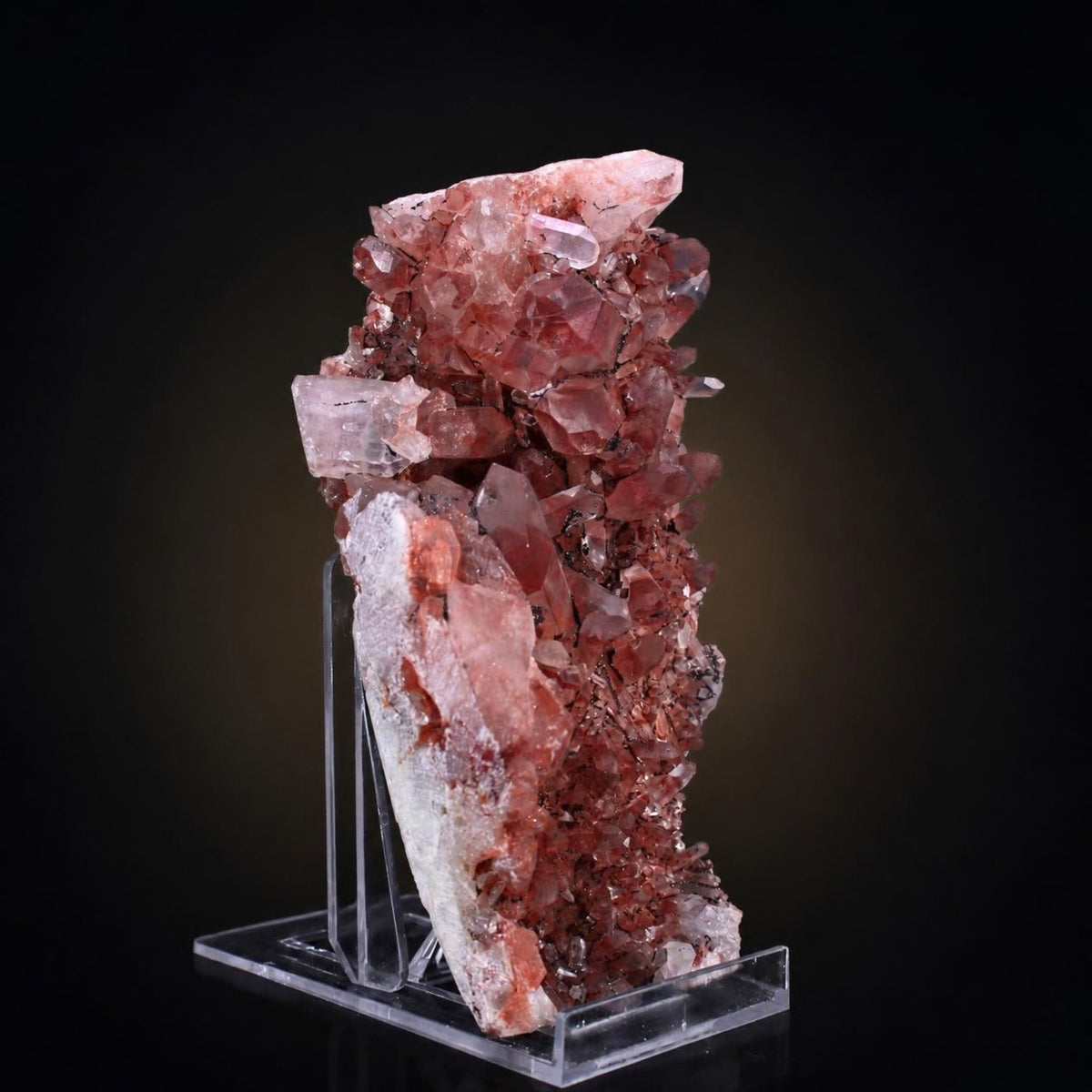 Natural Red Phantom Quartz Mineral Specimen 18 × 8 × 5 cm 820 g