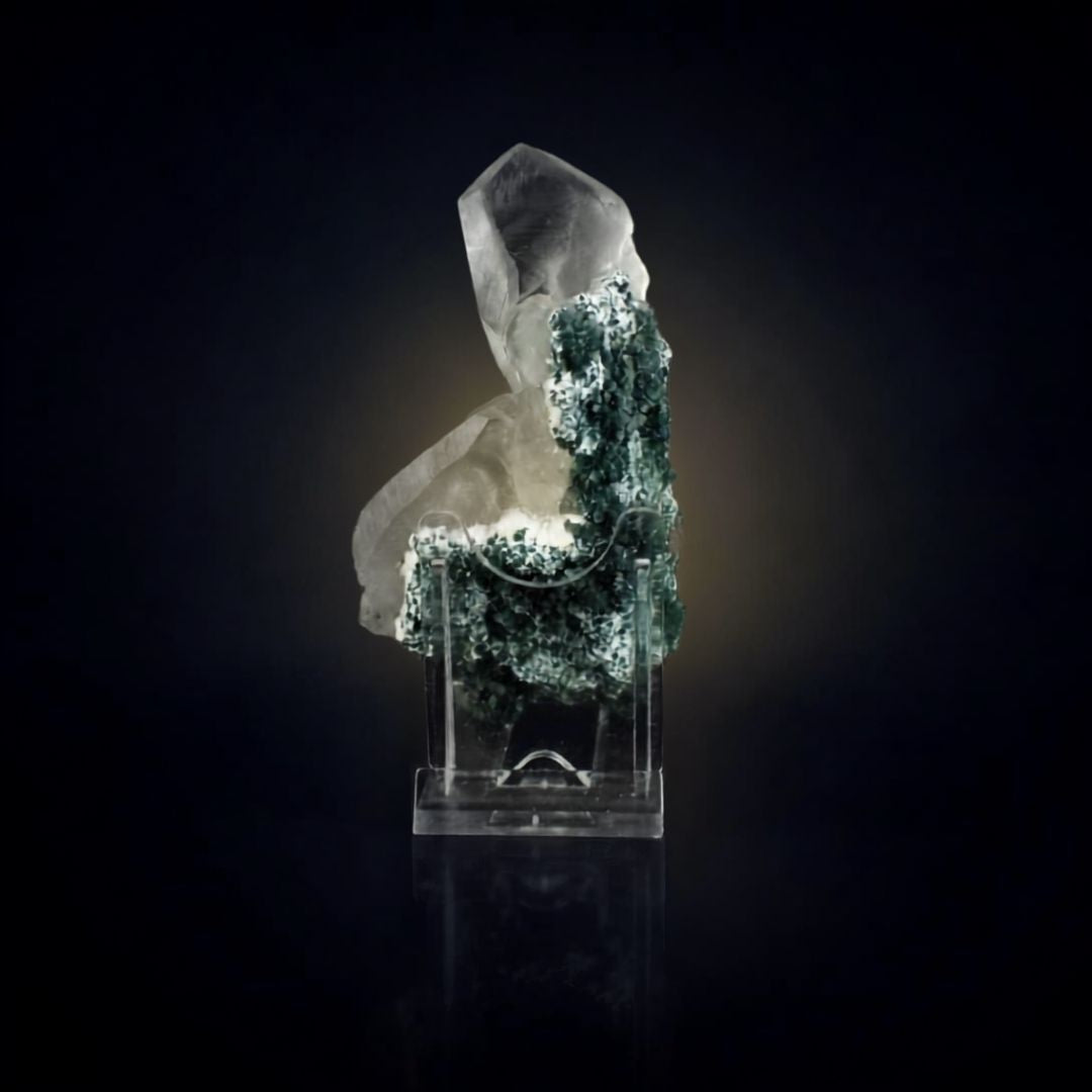 Colourless Prismatic Calcite Crystal | 220 g | 11 × 5 × 5 cm