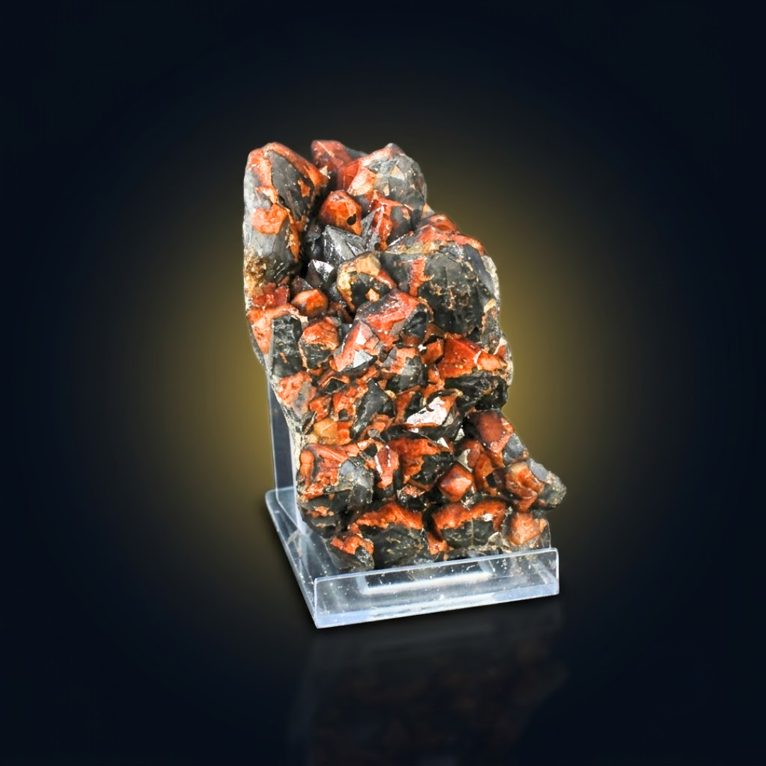 Red Amethyst with Hematite — “Alien” Formation · 600 g · 12 × 7 × 5 cm · India