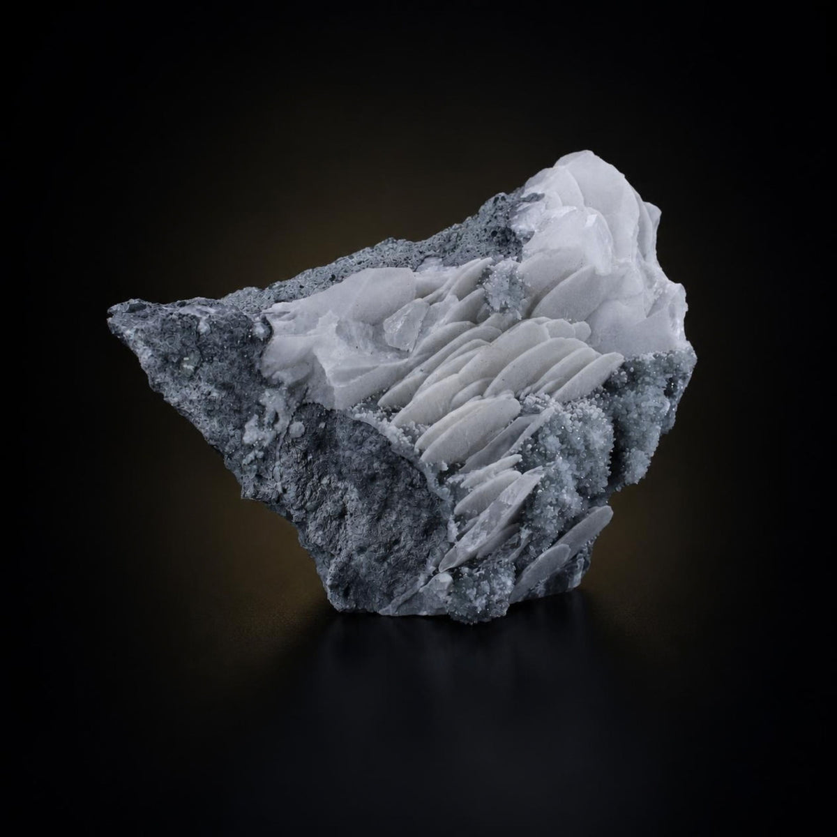 Natural Prehnite and Chalcedony Mineral Specimen  15 × 10 × 4 cm 820 g
