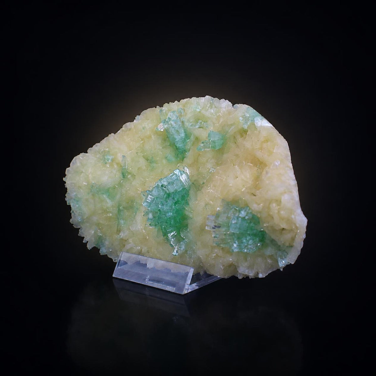Natural Green Apophyllite with Stilbite Crystal Matrix Mineral Specimen from India 260 gm 13 × 8 × 2 cm |