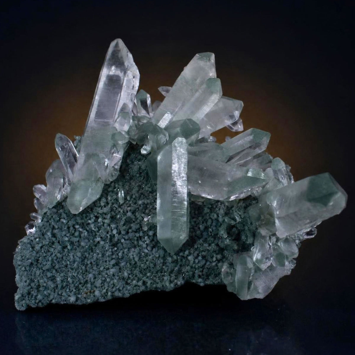 Natural Green Himalayan Quartz Mineral Specimen 12 × 11 × 5 cm 890 g