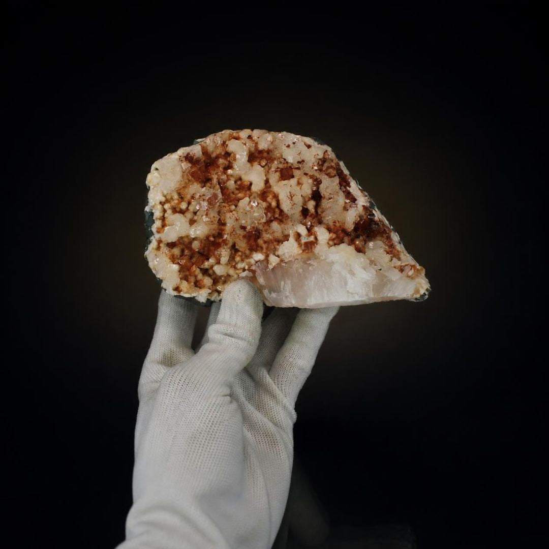 Apophyllite and Stilbite specimen — India, 650 g.