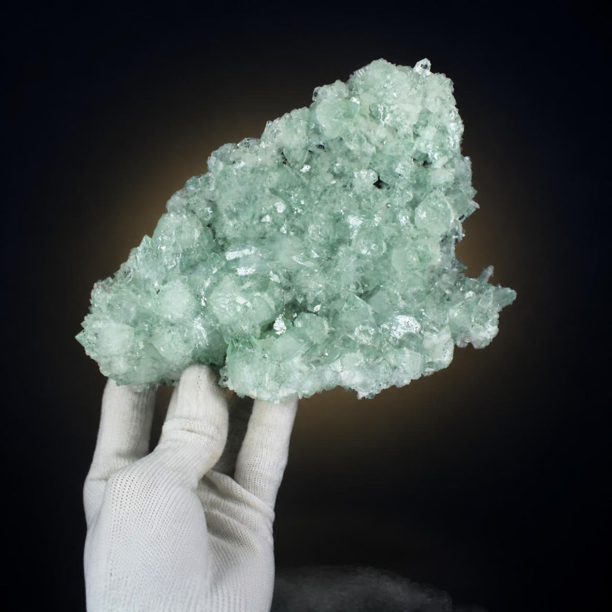Apophyllite specimen — India, 340 g.