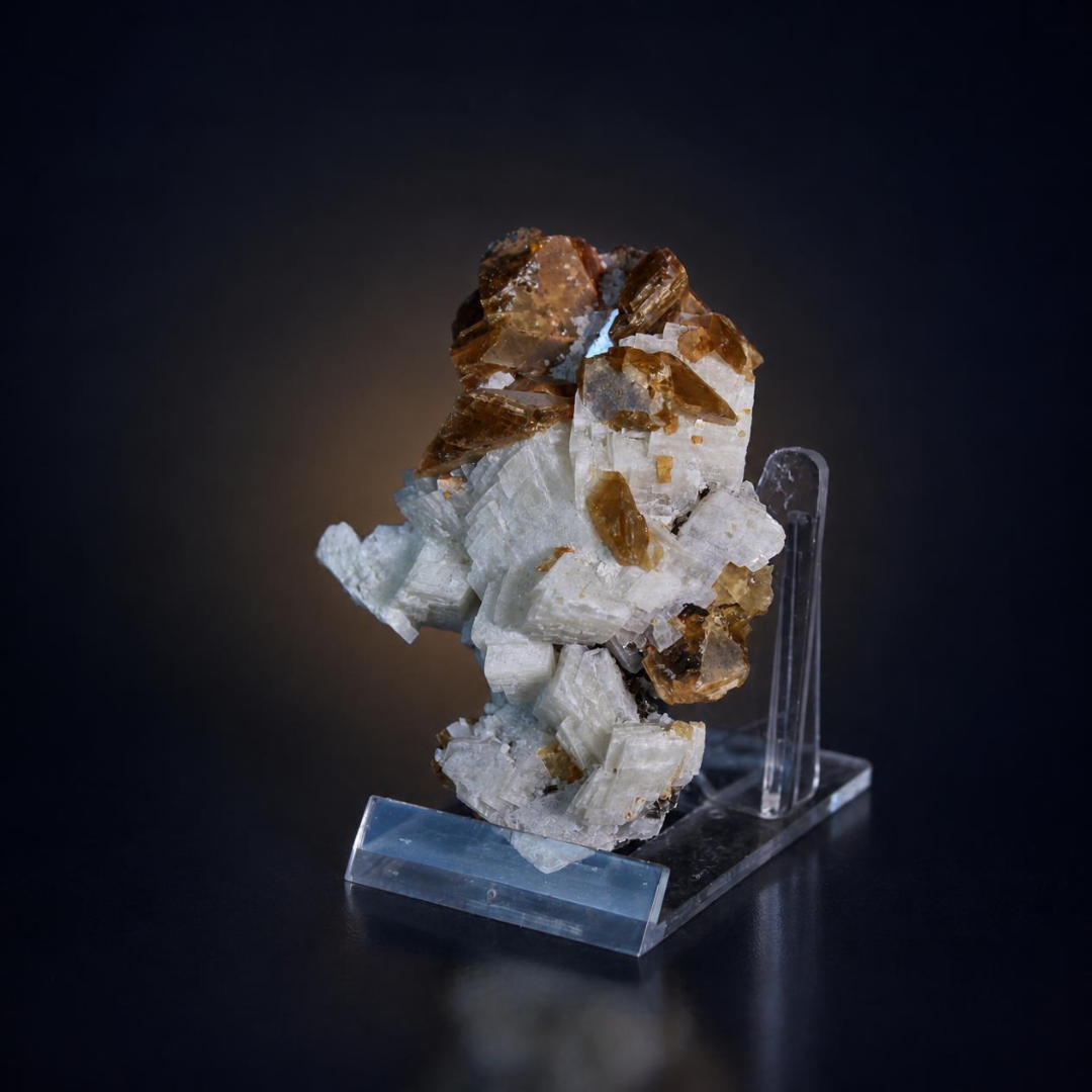 Heulandite specimen — India, 140 g.