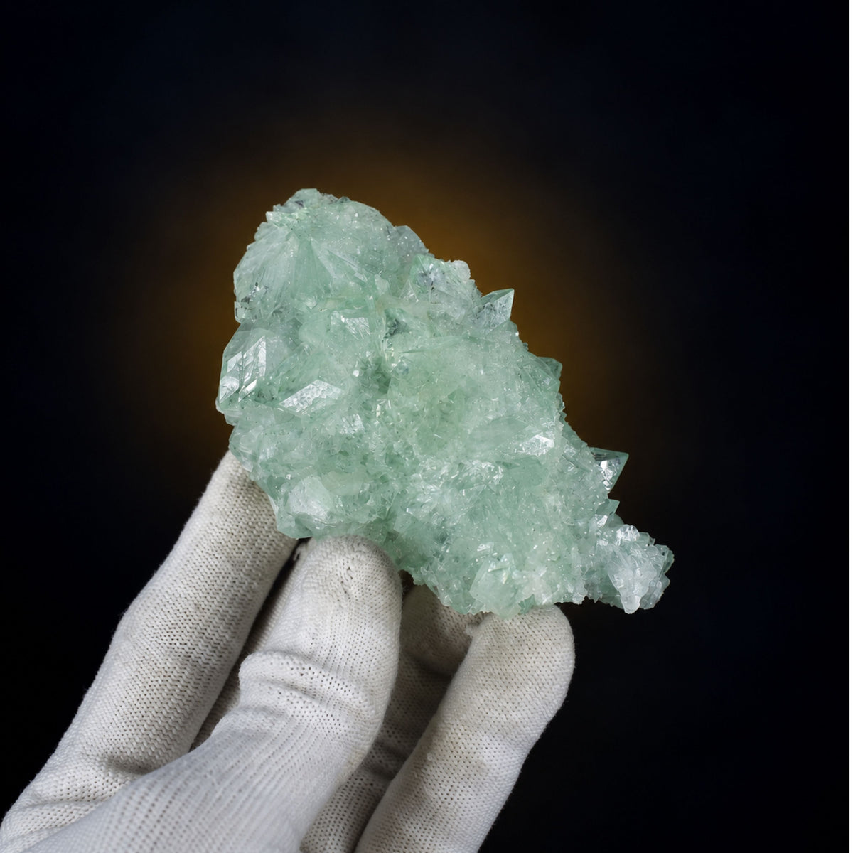 Apophyllite specimen — India, 100 g.