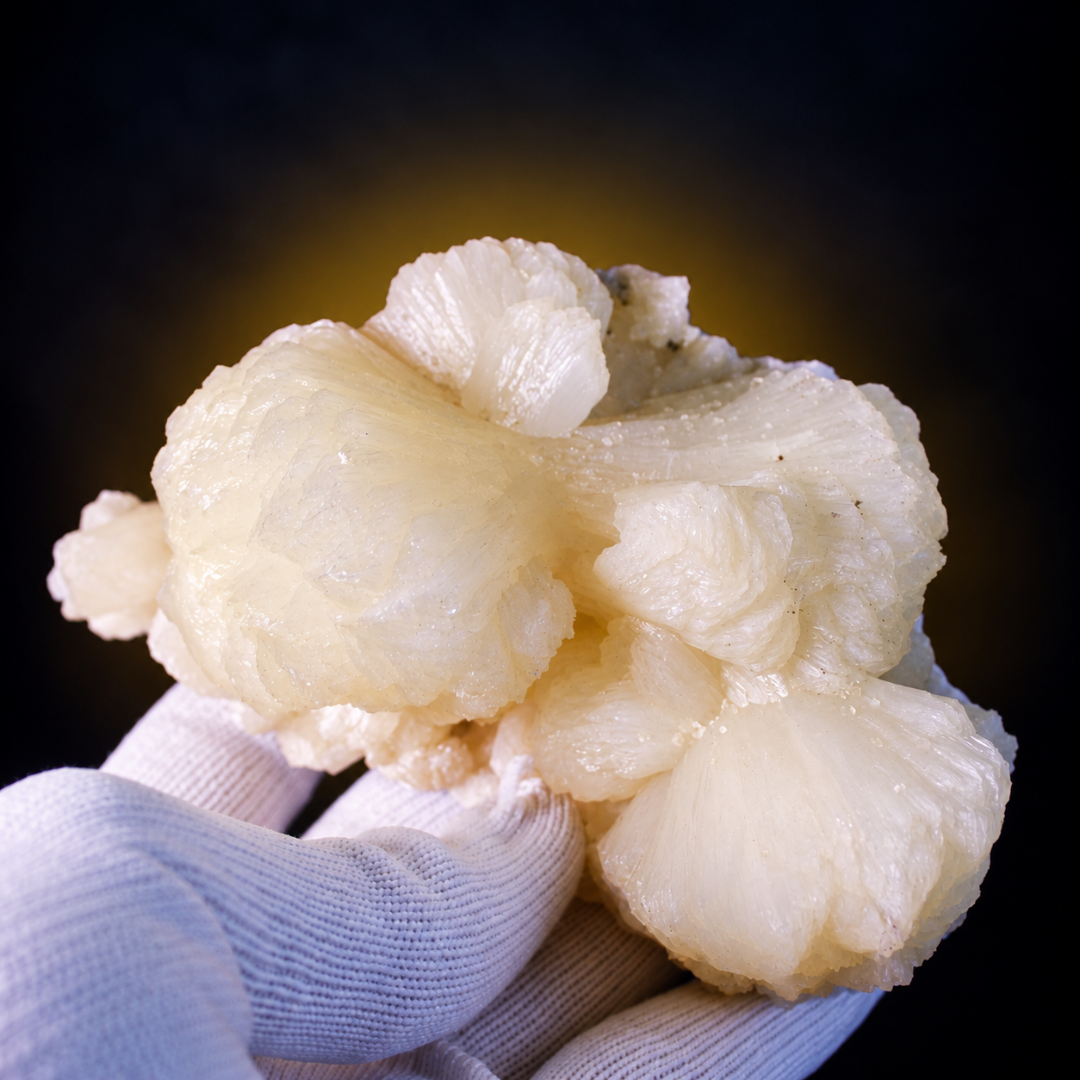 Natural Stilbite Crystal Specimen – 320 g