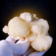 Natural Stilbite Crystal Specimen – 320 g